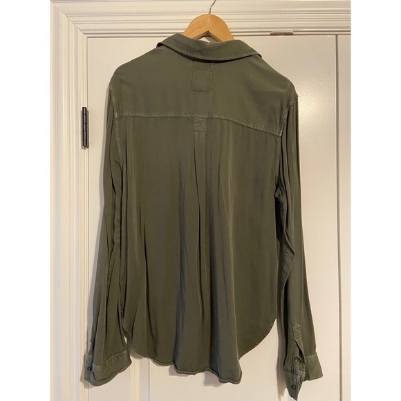 Green button down shirt - Picture 2 of 5